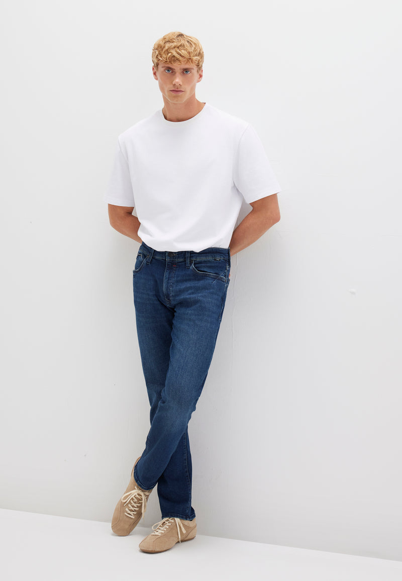 Marcus | Slim Straight Leg, Zip Fly