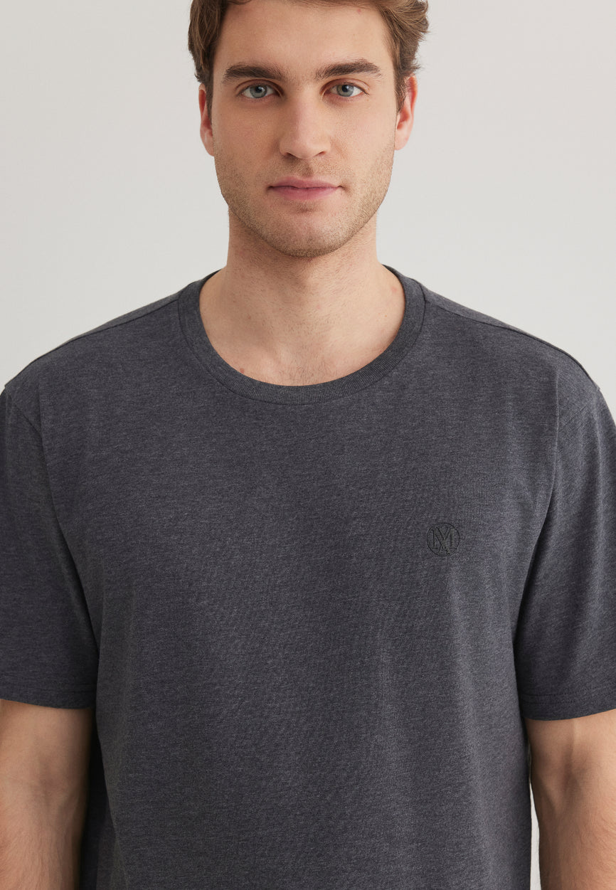T-SHIRT | Basic T-Shirt