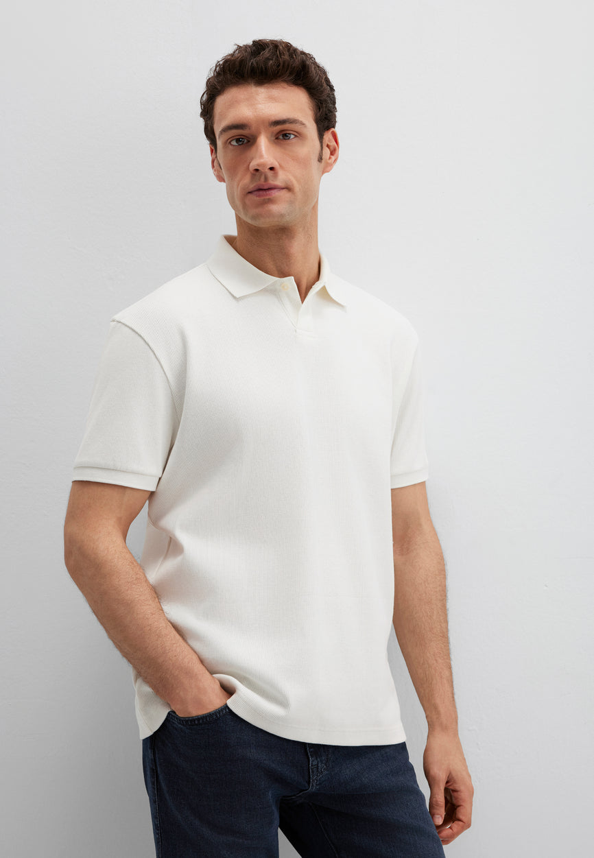 POLO À COL MONTANT | Polo premium avec texture 