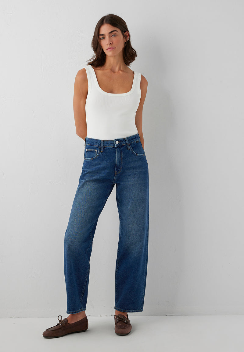 LEILA | High-Rise, Baggy Jeans