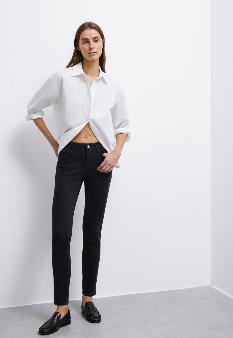 ADA | Tapered Boyfriend Mid-Rise 