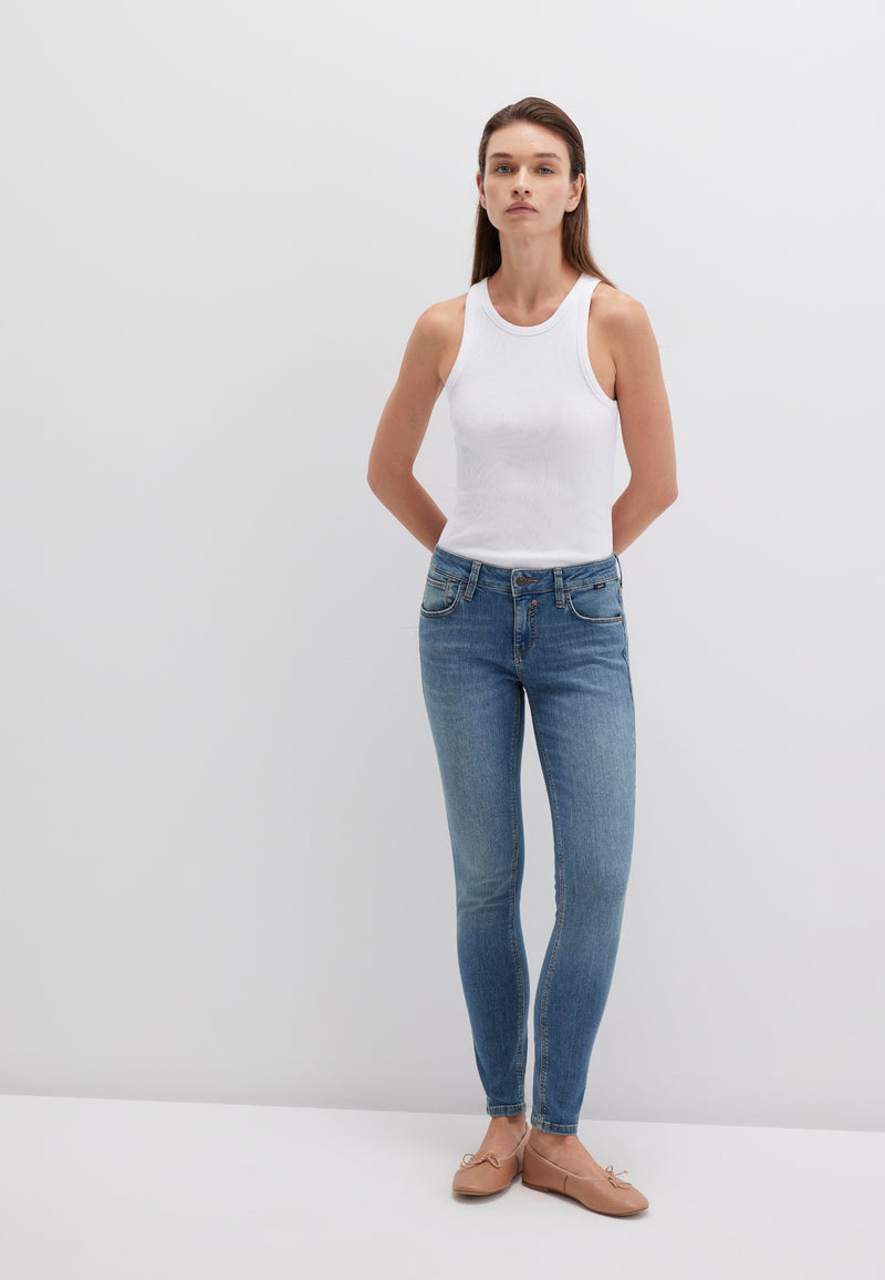 ADRIANA | Mid-Rise, Super Skinny