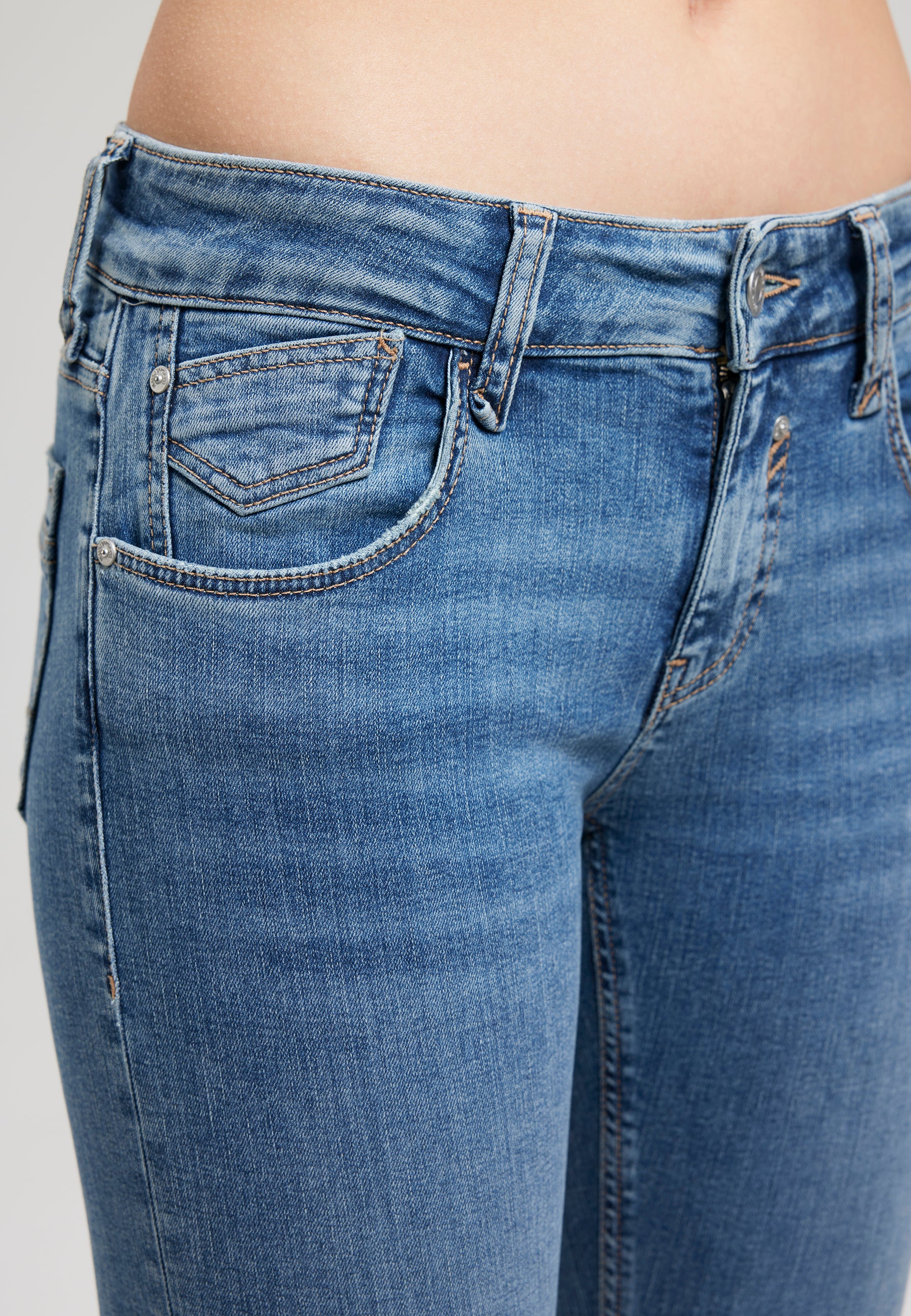 Lexy Mid-rise, super skinny, crop