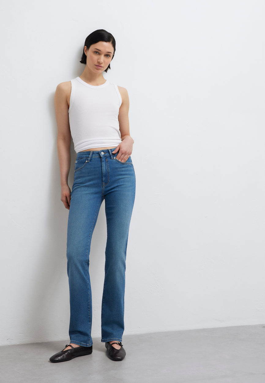 KENDRA | Mid-Rise, Straight Leg