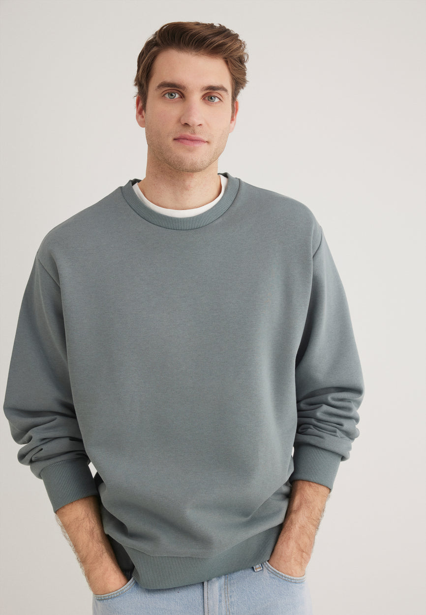 PULLOVER | Basic Sweatshirt