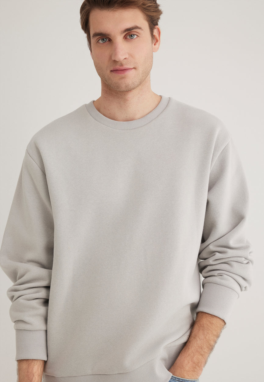 PULLOVER | Basic Sweatshirt