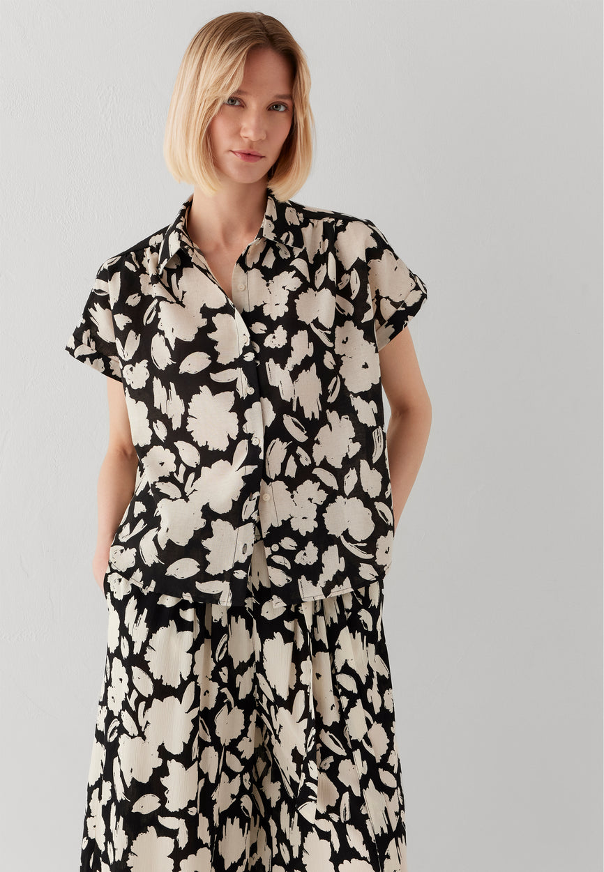 SHORT SLEEVE WOVEN SHIRT | Kurzarm Bluse