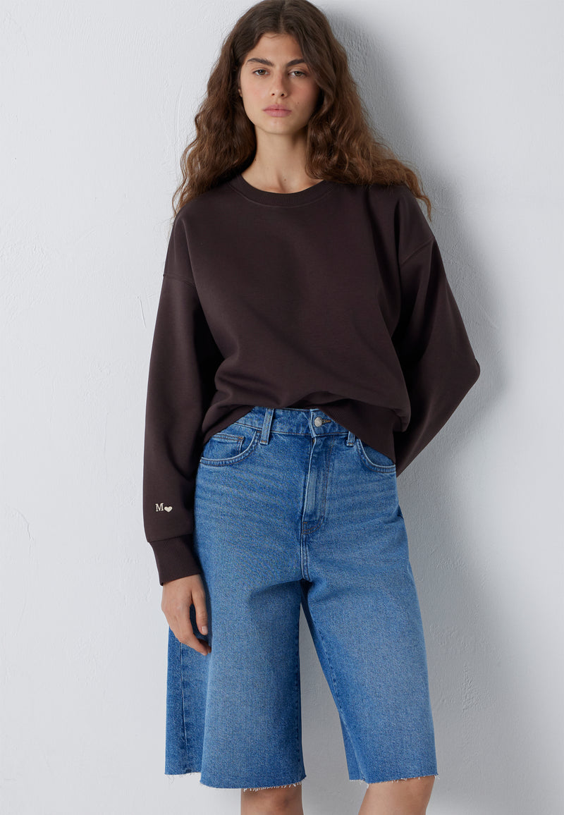 CREW NECK SWEATSHIRT | Sweatshirt mit kleiner Stickerei