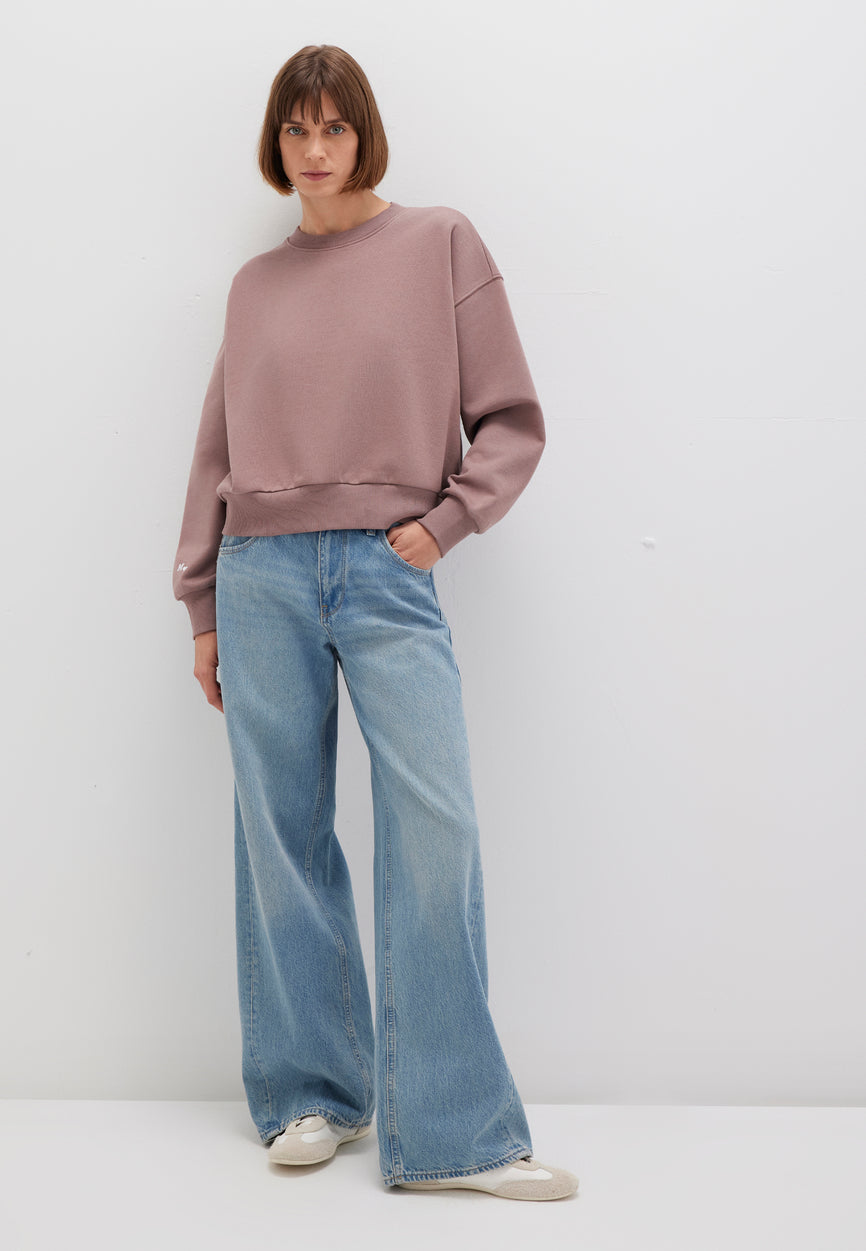 CREW NECK SWEATSHIRT | Sweatshirt mit kleiner Stickerei