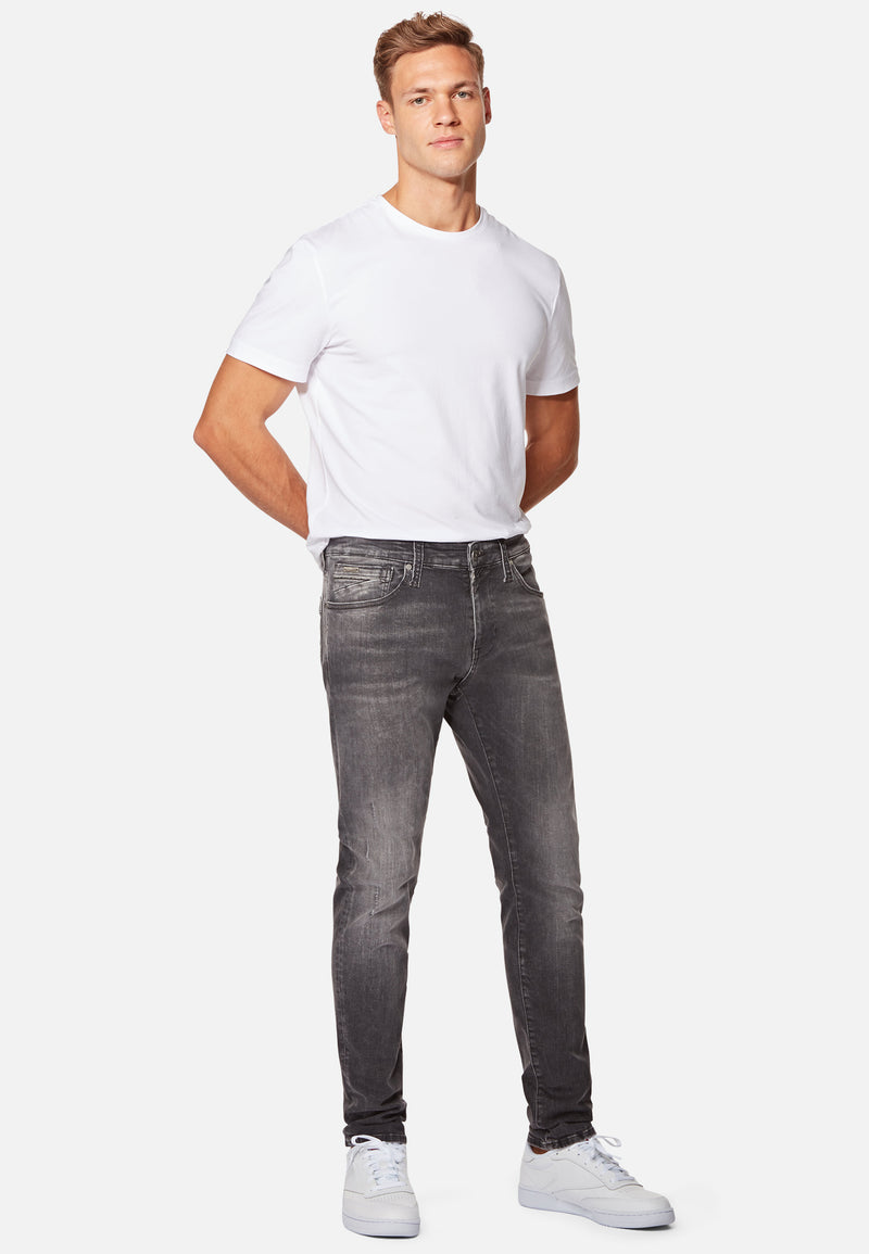 James | Magere, zip -vlieg